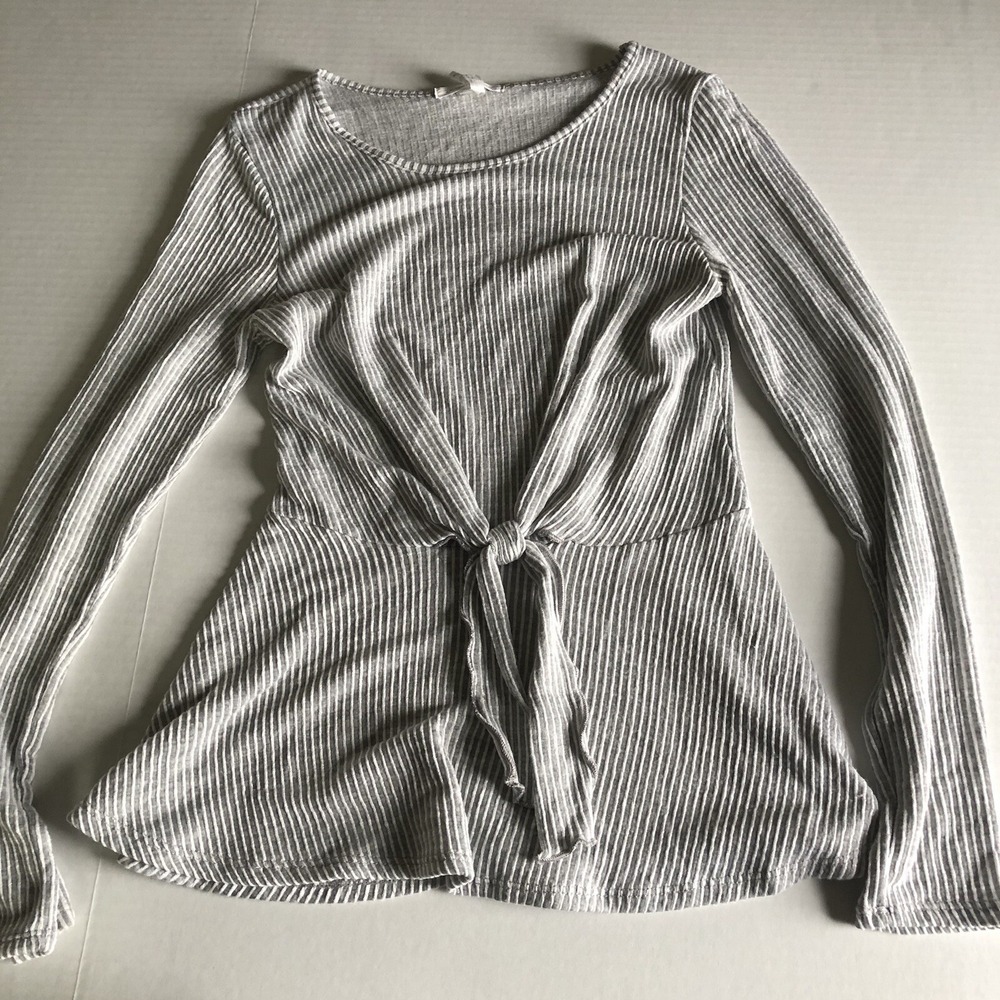 Caution To The Wind Gray White Stripe Tie Waist Long Sleeve Top Sz M A1610